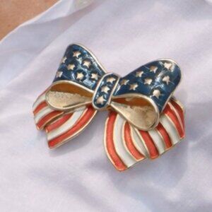 Vintage Gold-Tone American Flag Bow Pin – Patriotic Red White Blue Enamel Brooch